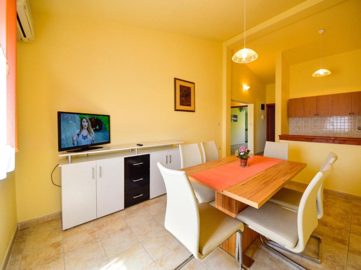 Apartment Fani-4 By Interhome *